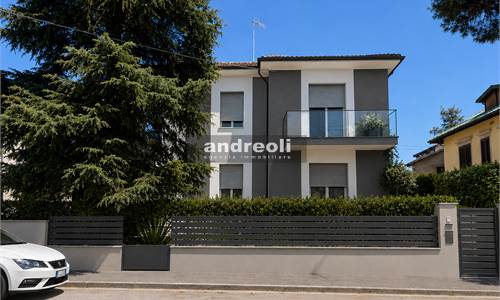 Casa singola In Vendita a Jesi